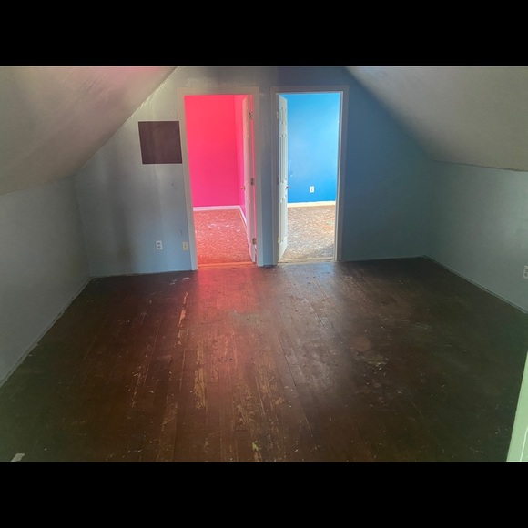 Beautiful 5bedroom 2bath Family home‼️ - Picture 14 of 16